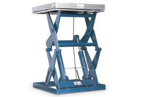 MSSPII-20-13/10: double-scissor lift table in painted steel; top platform in solid stainless steel. Maximum load: 2000 kg. Raised height: 1300 mm.